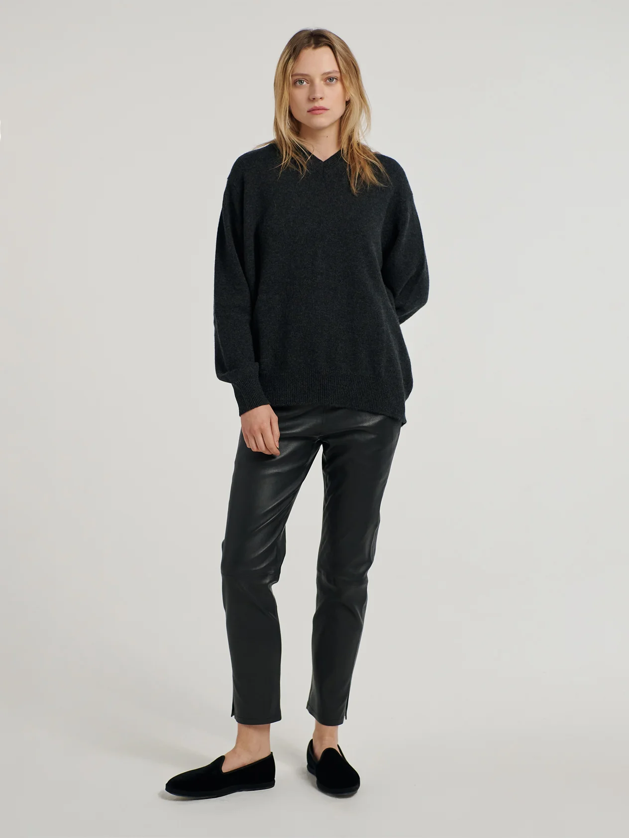 Charcoal 4 Ply Favourite V Neck Sweater - Image 7