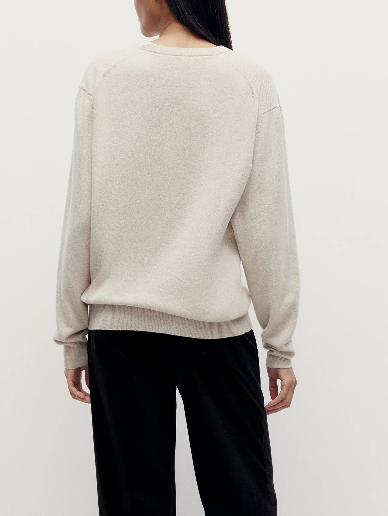 Oat 4 Ply Favourite V Neck Sweater - Image 11