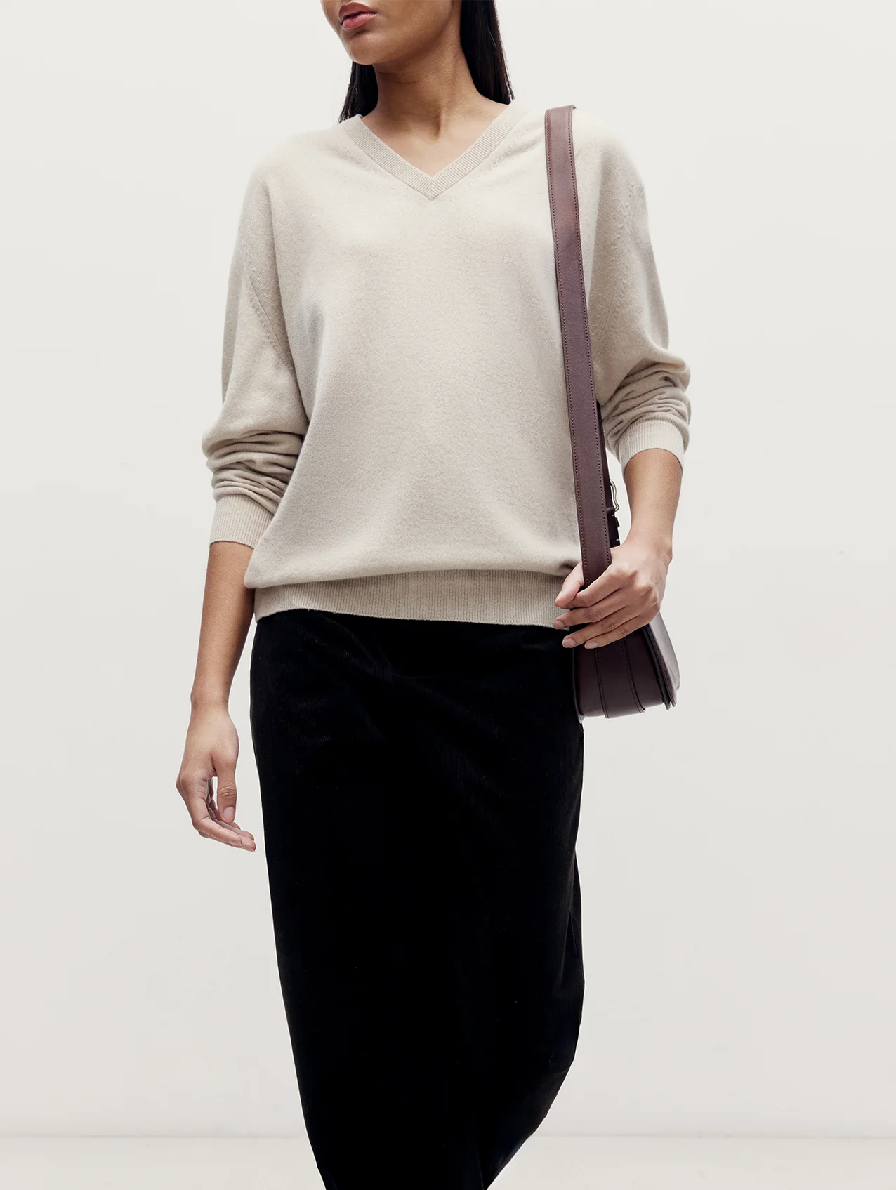 Oat 4 Ply Favourite V Neck Sweater - Image 12