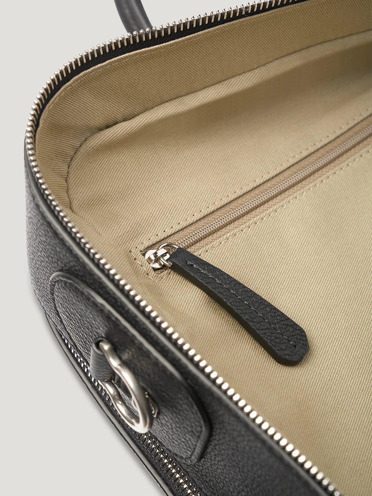 Black 48 Hour Bag - Image 7