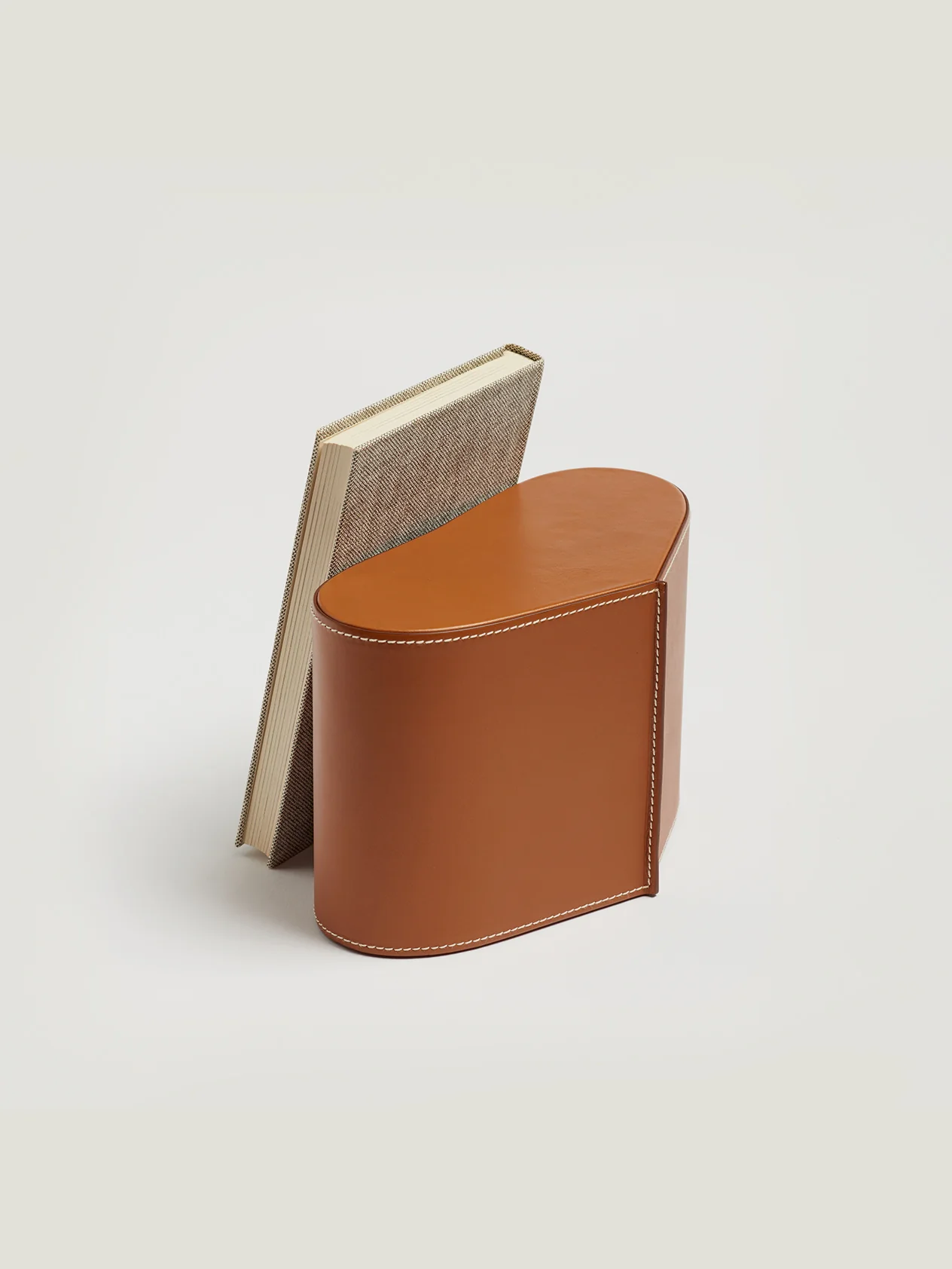 Tan Book Ends Set 1904 - Image 2