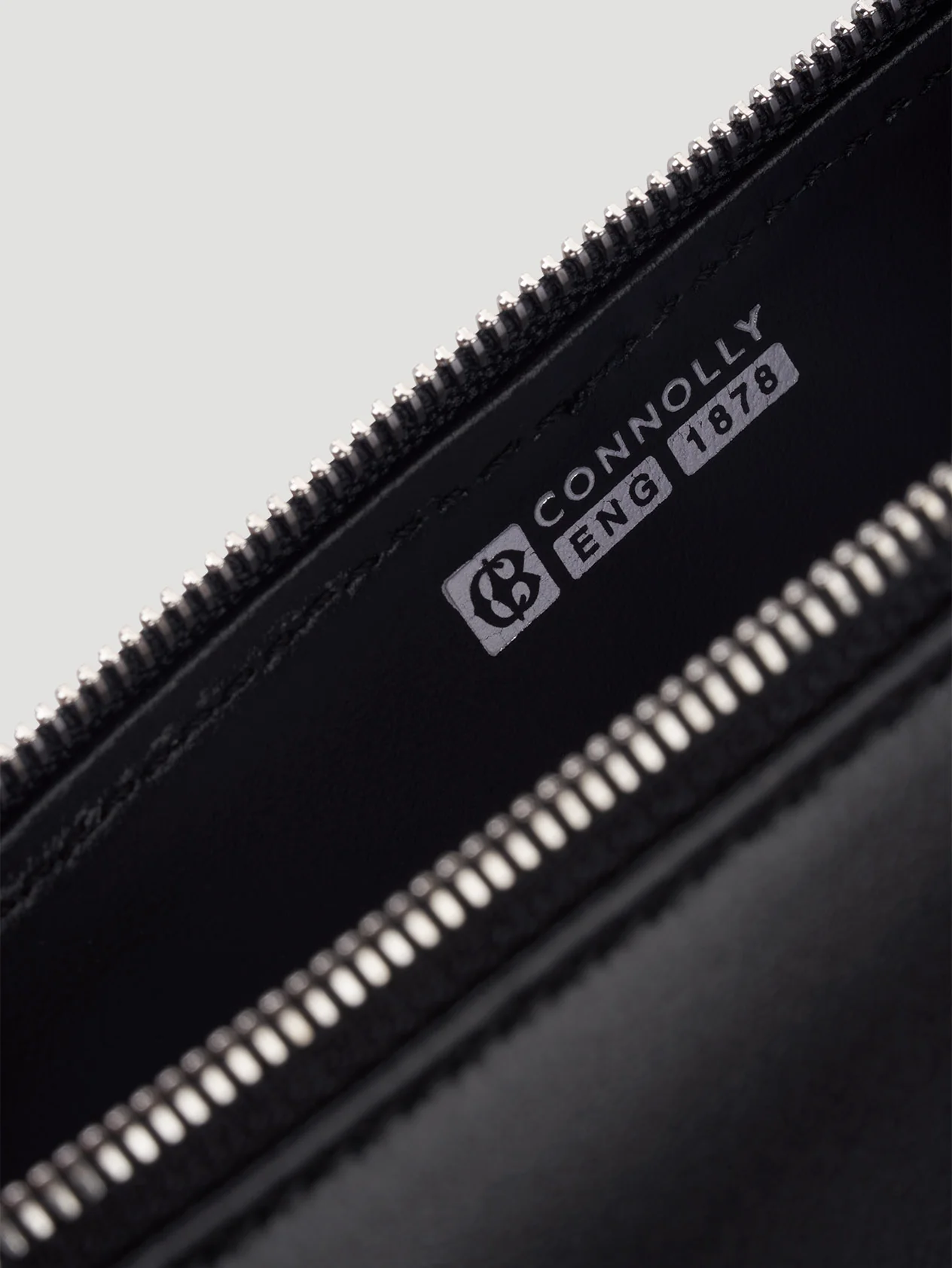 Black/White Circuit Pouch 1945 - Image 2