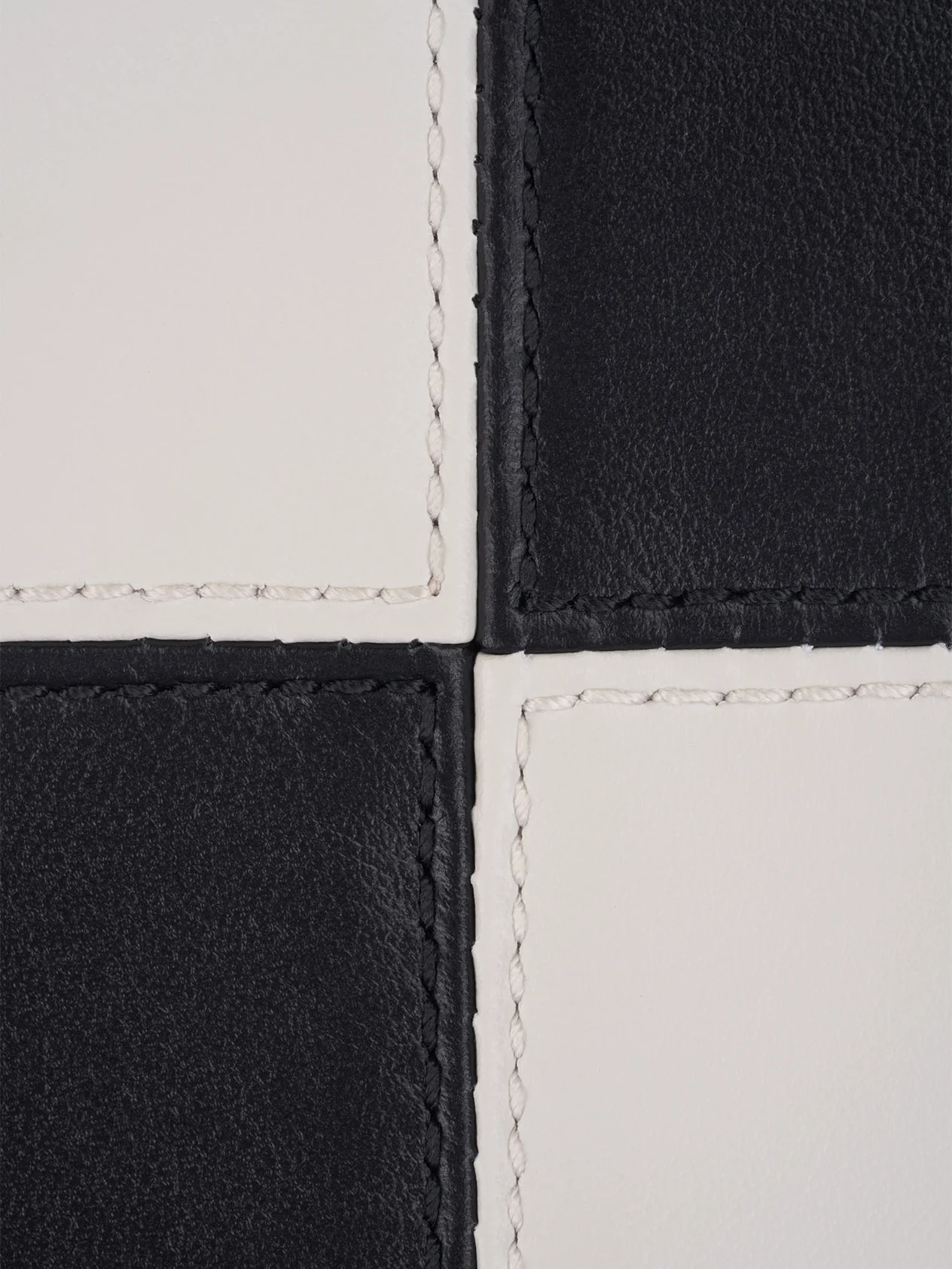 Black/White Circuit Pouch 1945 - Image 3