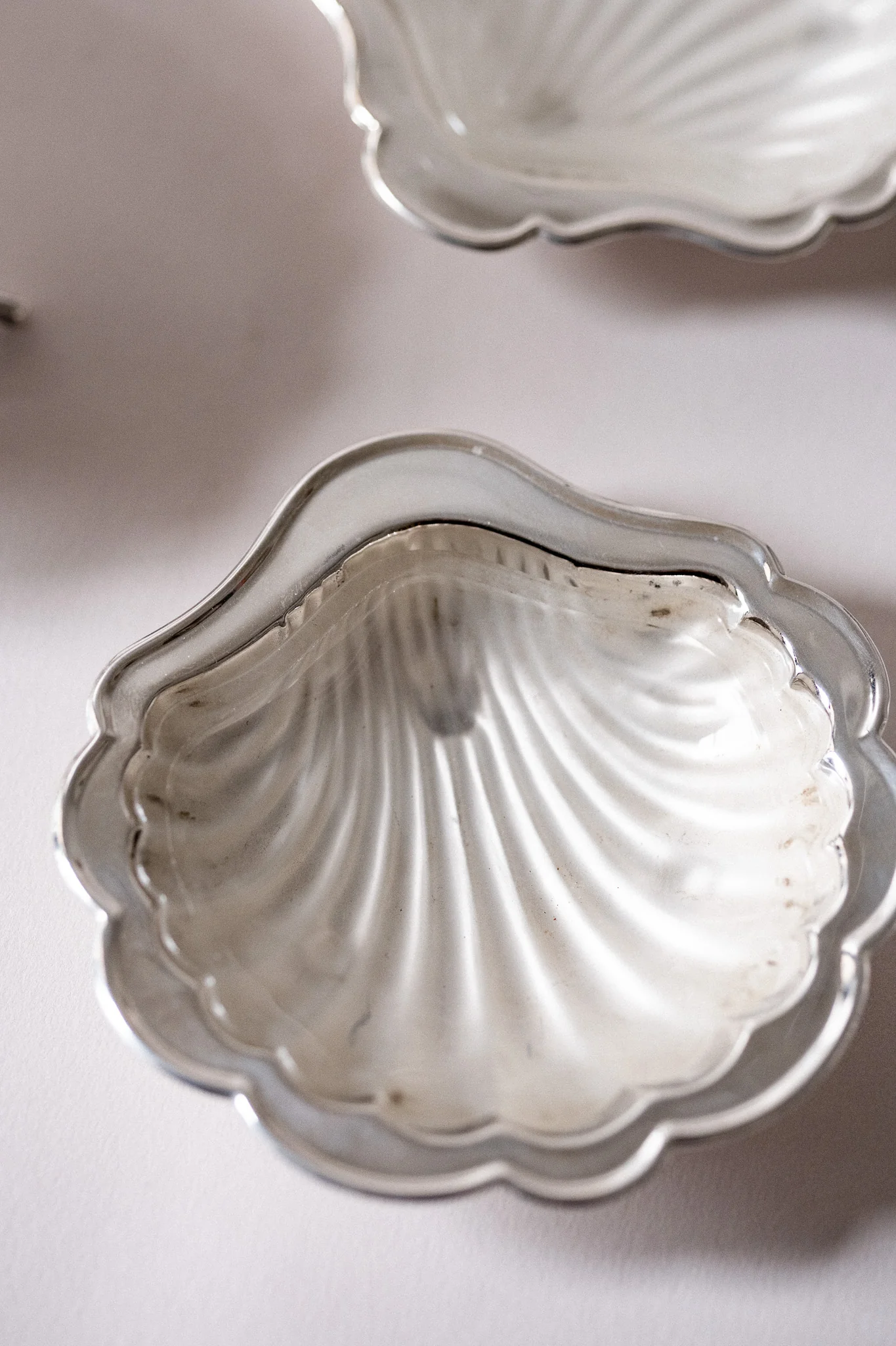 Clam Shell Silver Plate Set - Image 3