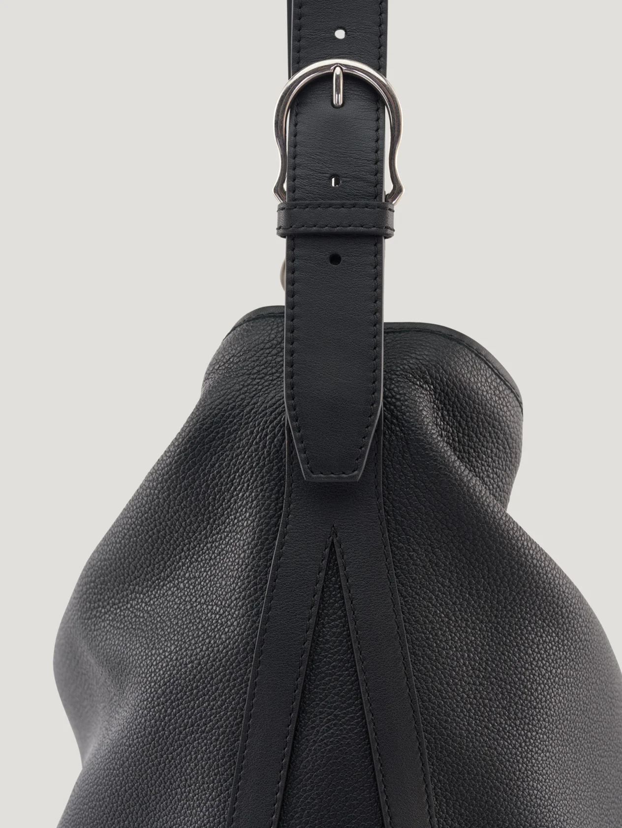 Black Duffle Bag 1985 - Image 3