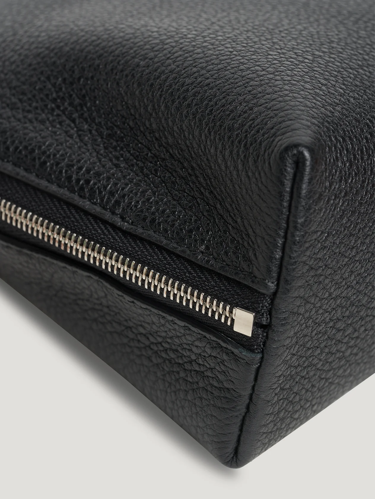 Black Large Travel Pouch - Image 4
