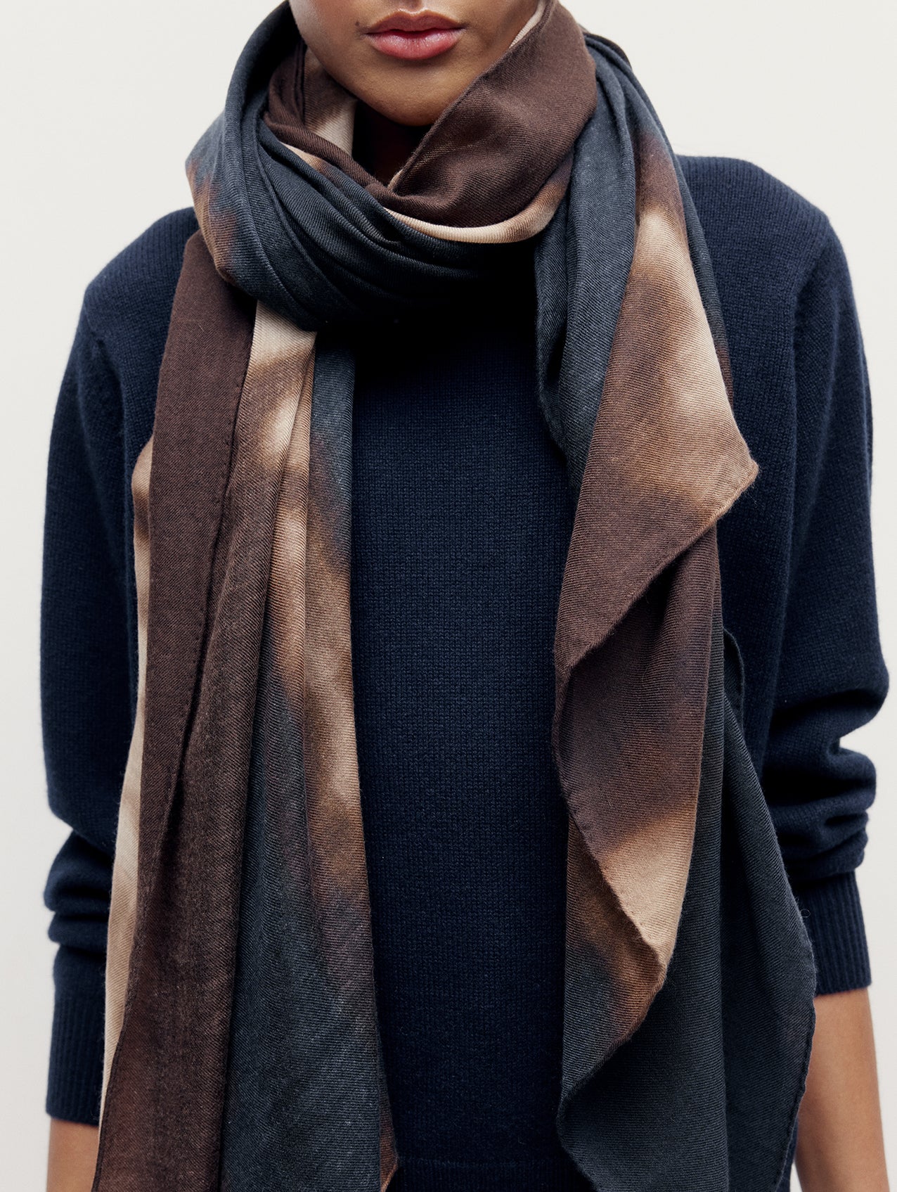 Le Grand Scarf - Image 5