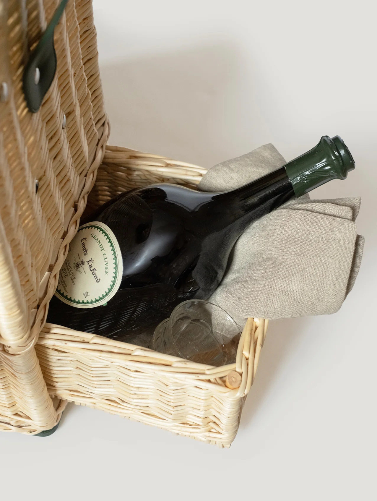 The Connolly Picnic Basket - Image 10