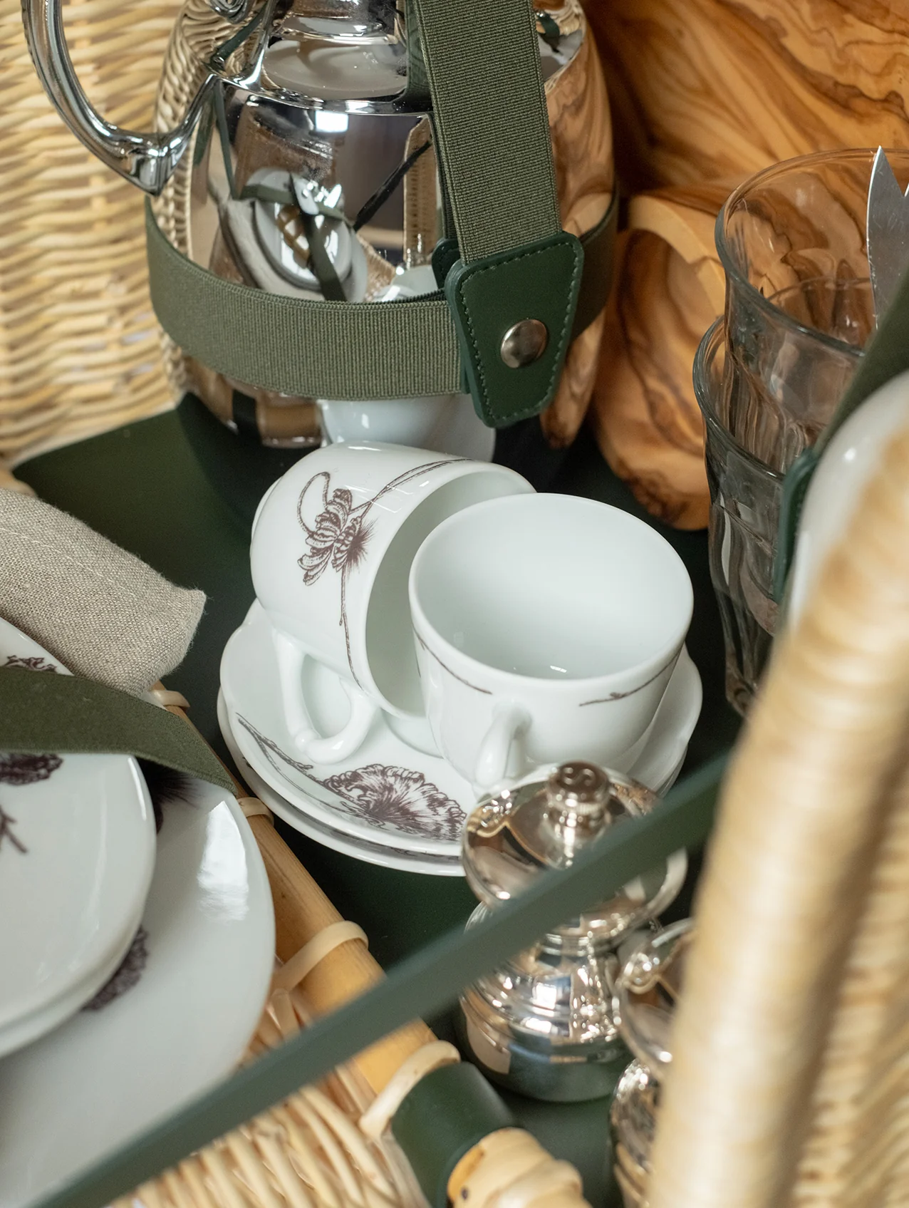 The Connolly Picnic Basket - Image 7