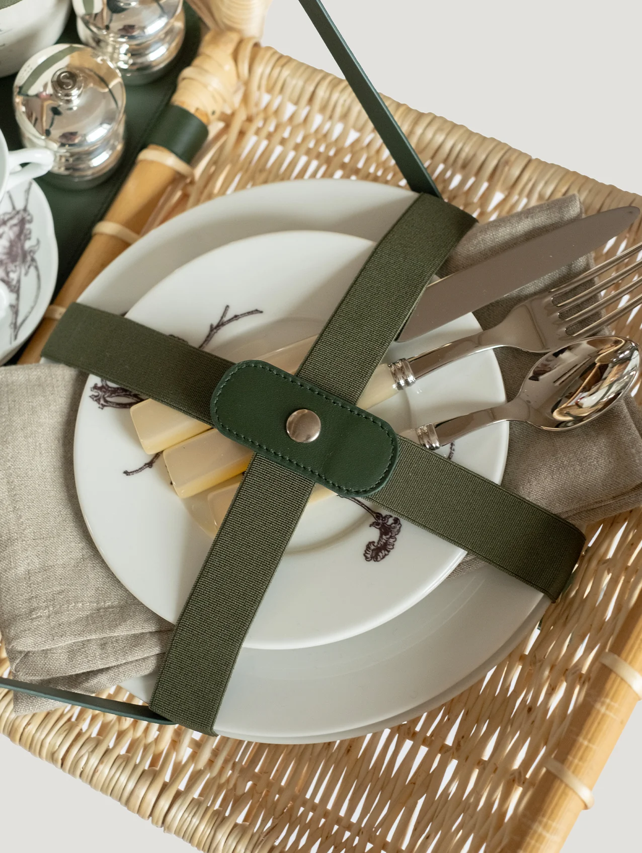 The Connolly Picnic Basket - Image 9