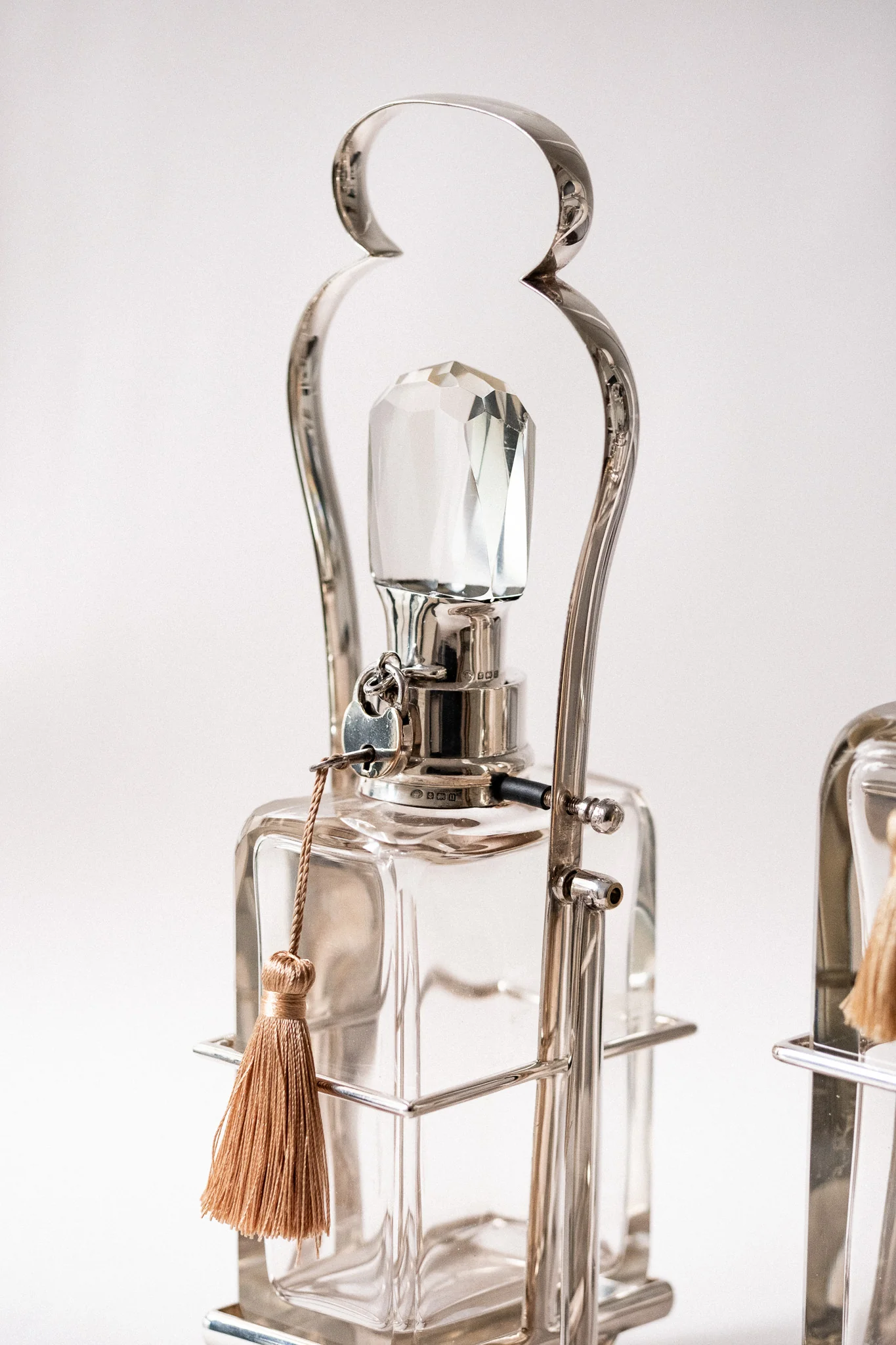 Rare Graduated Hukin & Heath Decanters - Image 3
