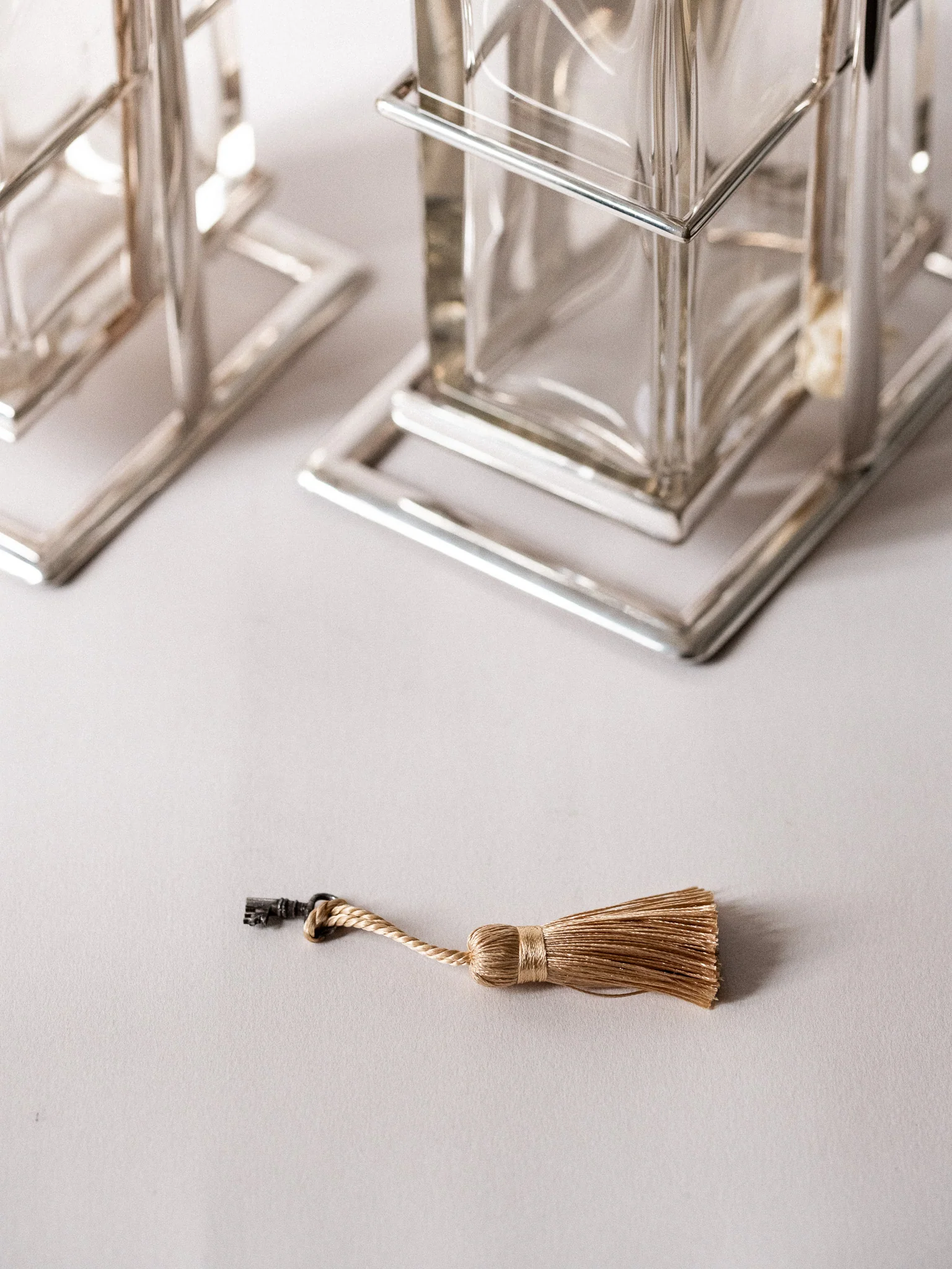 Rare Graduated Hukin & Heath Decanters - Image 5