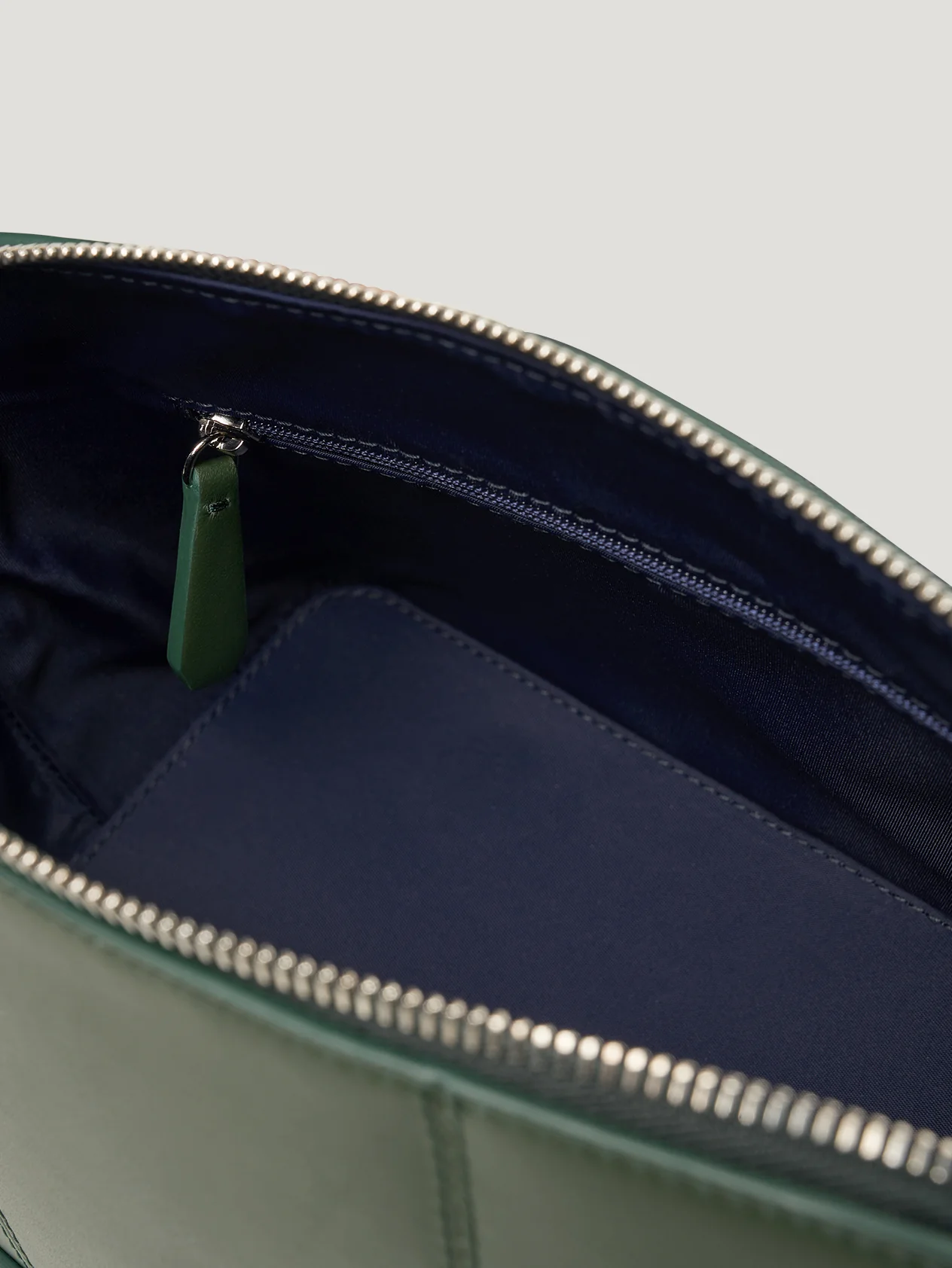 Green Small Washbag - Image 5